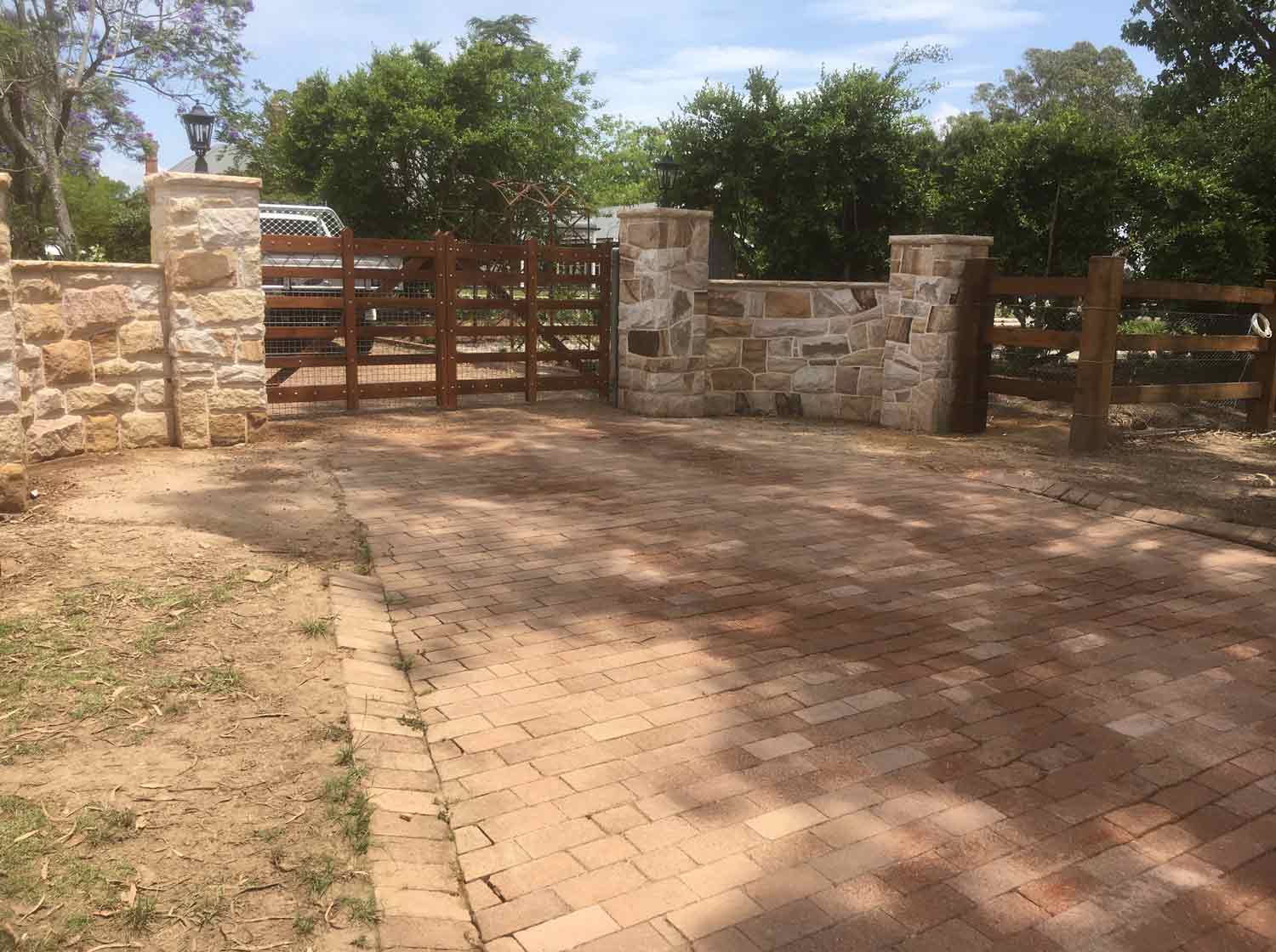 Speedwell property entrance gates