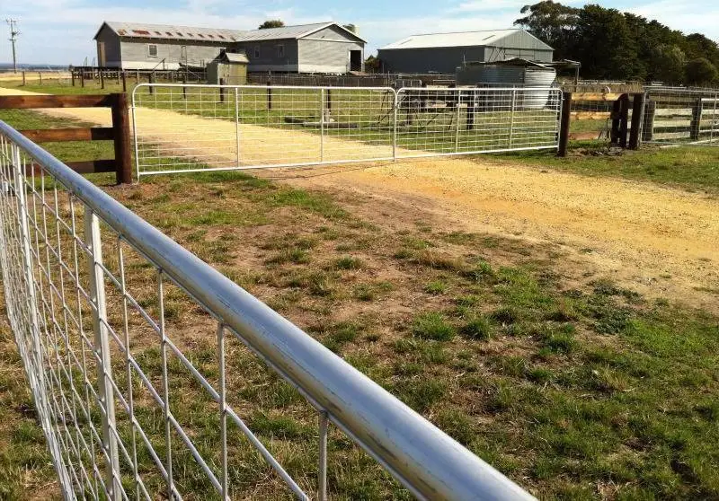 standard farm gate